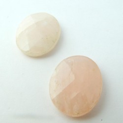 Rózsakvarc kaboson drágakő