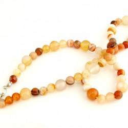 Achát nyaklánc különleges fűzéssel Achát nyaklánc különleges fűzéssel