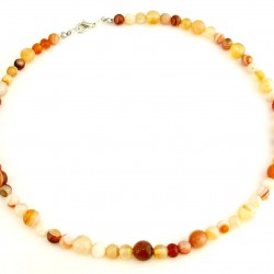 Achát nyaklánc különleges fűzéssel Achát nyaklánc különleges fűzéssel