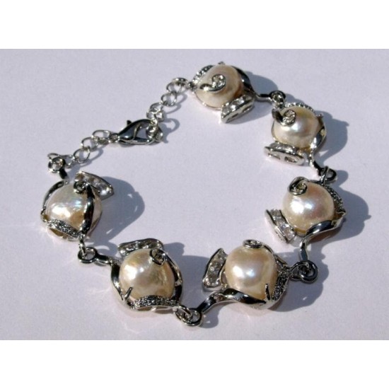 Tenyésztett gyöngy karkötő Tenyésztett gyöngy karkötő