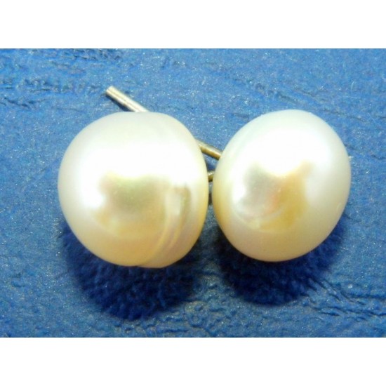 Tenyésztett gyöngy fülbevaló Tenyésztett gyöngy fülbevaló