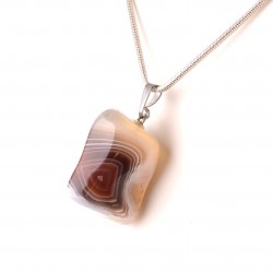 	Feszültségoldó, nyugtató hatású achát medál egyedülálló sávos mintázattal, tükörsima csiszolással	