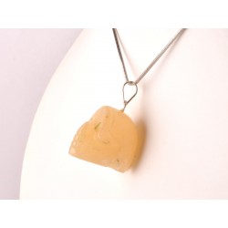 	Nyugalmat hozó, békét teremtő aranykvarc medál koponya formára csiszolva	