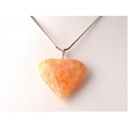 	Békét teremtő, nyugtató hatású aranykvarc medál szív formára csiszolva	