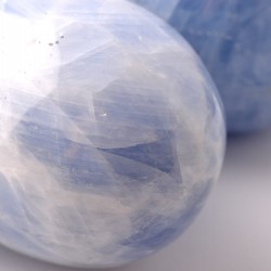 	Bőrproblémákon segítő, immunerősítő, önbizalomnövelő kalcit ásvány tojás	