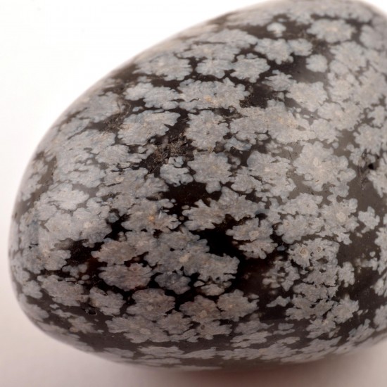 	Tisztánlátást segítő, spirituális erejű hópehely obszidián marokkő	